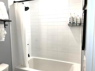 Brand New 2BR Condo with Outdoor Swimming Pool and Hot Tub - Canmore - 1
