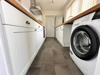 4 bed 3 bedroom home near Middlesbrough centre - 1