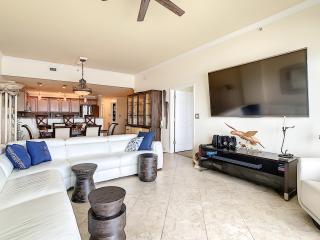 Luxury Beachfront Malibu Condo on 7th Floor ~ Close to Shopping Dining ~ Malibu 703 - New Smyrna Beach - 2