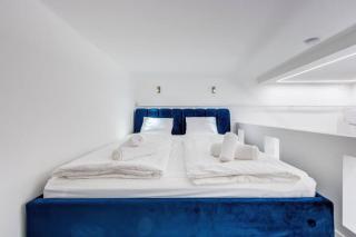 Modern Luxe Retreat - Budapest - 4