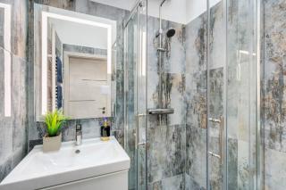 Modern Luxe Retreat - Budapest - 3