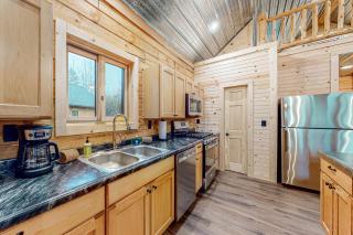 Brown Bear Cabin - 6