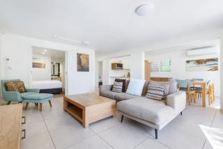 Byron Bay Beachfront Holiday Apartments Courtyard 1 - 9