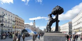 Remanso de luz y silencio en la Puerta del Sol - Madrid - 9