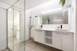 Byron Bay Beachfront Holiday Apartments Penthouse 10 - 4