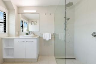Byron Bay Beachfront Holiday Apartments Penthouse 10 - 1