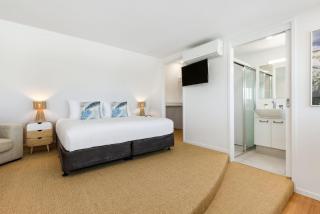 Byron Bay Beachfront Holiday Apartments Penthouse 9 - 2