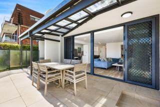 Byron Bay Beachfront Holiday Apartments Courtyard 6 - 8