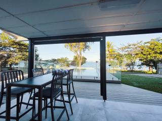 Bella Luna Beach Front - 3 bed - 4