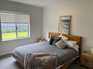 Coastal Hamptons Torquay Getaway - Torquay - 3