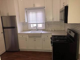 Skyline Vitali Siesta Couch Quarters in Heart of Echo Park DTLA Awaits - Los Angeles - 7