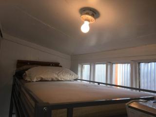 Skyline Vitali Siesta Couch Quarters in Heart of Echo Park DTLA Awaits - Los Angeles - 5