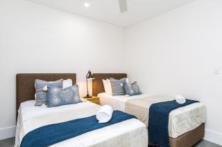 Ishtar Apartment 1 Luxury Living Accommodation - Huskisson - 2