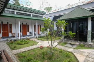 RedDoorz Syariah @ Jalan Dieng Wonosobo 2 - Garung - 0