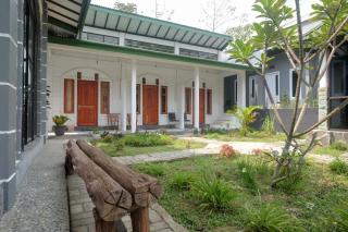 RedDoorz Syariah @ Jalan Dieng Wonosobo 2 - Garung - 8