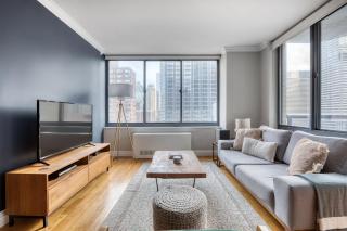 Midtown 1BR w Water views Indoor pool NYC-36 - 9