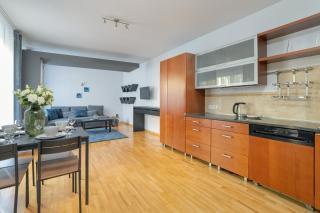 Beautiful & Spacious Strzalowa Apartament near City Centre by Noclegi Renters - Poznań - 2