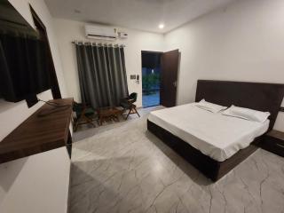 The Lagoon - Samālkha - 4