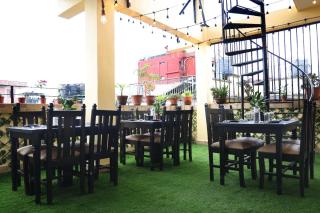 Redstone Regency Hotel - 7