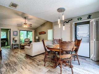 Tastefully Decorated Sea Woods Villa - Near beach access, shopping & Dining! S4410 - 6