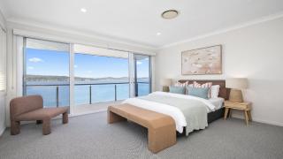 Waters Edge - Point Clare - Pool - Spa - Private Jetty - Point Clare - 7