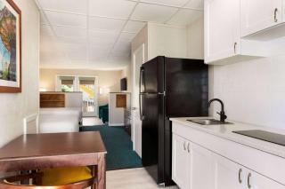 Days Inn by Wyndham Ocean City Oceanfront - Ocean City - 2