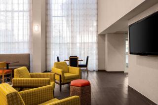 Hampton Inn & Suites State College at Williamsburg Square - State College - 9