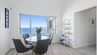 Ocean Break at Killcare - 2