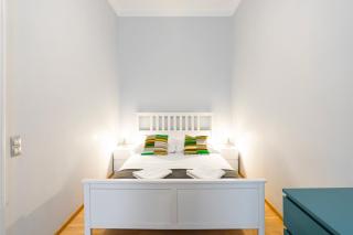 Luxury Apartment with Spacious Livingroom at Opera House - Budapest - 3