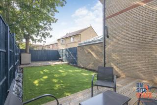OnSiteStays - EARLY CHECK IN AUGUST - Modern 3 bed House, 2 x Parking, Garden, WIFI & dishwasher - 3