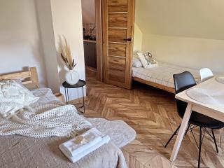 Apartament numer 4 nad jeziorem dla 6 osób - - 1