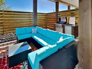 Mambos Grill - Rockport - 9