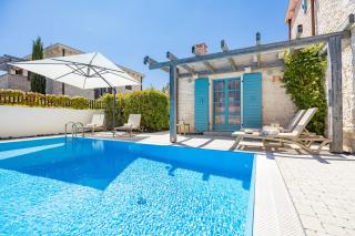 Stone Villa Zorritta with a pool and a beautiful garden - 9