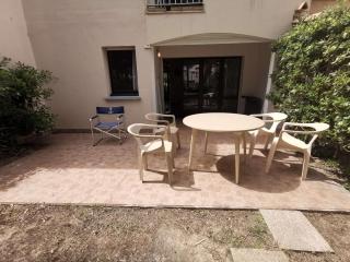 Cap d'Agde T3 avec Piscine et Tennis à 100m de la Mer - FR-1-607-117 - 1