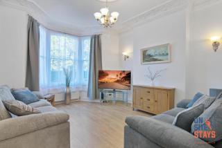 OnSiteStays - Tranquil 2 Bedroom Apartment with Large Kitchen, Private Garden near Wimbledon Station - London - 0
