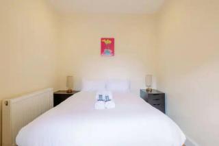 Bright and Quiet 2-bed 2-bath with Great Patio - Londra - 6