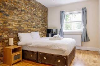 Bright and Quiet 2-bed 2-bath with Great Patio - Londra - 5