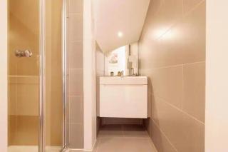 Bright and Quiet 2-bed 2-bath with Great Patio - Londra - 2