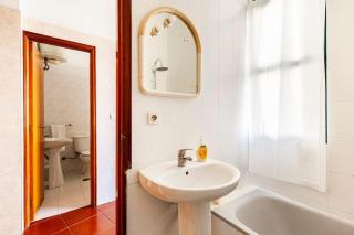 Charming Townhouse in the Historic Center of Porto - Porto - 5