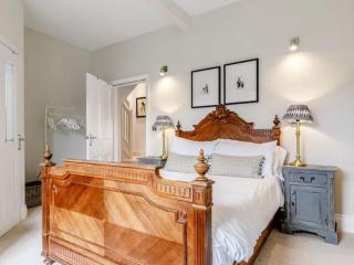 Central Bakewell Duplex Apartment For 4 & Parking - 4