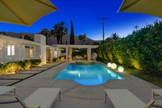Ultra-Chic, Mid-century- Resort Style Pool, Spa & Fire Pit 2BD/2BTH in Movie Colony - Palm Springs - 2