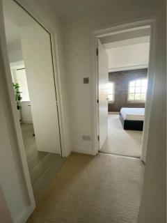 Luxury Artistic 2 Bedroom w/Balcony-Great Location Central London - Londra - 3