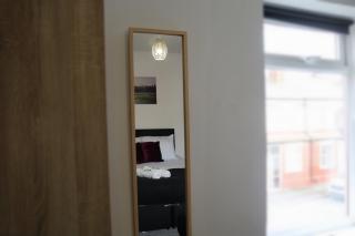 Spacious 2 Bed House in Warrington by Eason Stays Ideal for Weekend Getaways & Business Travellers - with Free Parking! - 6