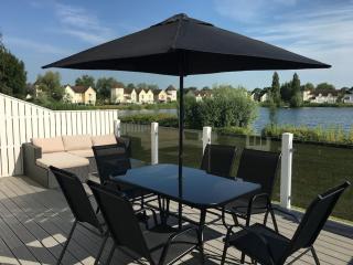 Waterside Lodge -New England Style House - South Cerney - 0