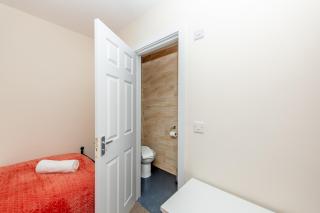Sutton Cottage - 4BR 2Bath House Up to 9 Guests - Smart TV - Huge Bedrooms - Ideal for Contractors - Southampton - 5