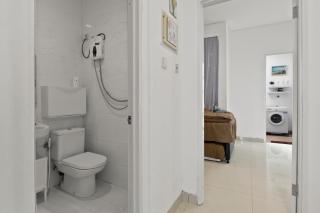 Affordable Cozy Home Away From Home - - 1