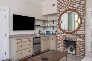 Mirabelle 1 - Suite in Heart of Historic District - Savannah - 1