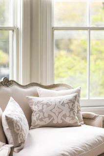 Mirabelle 4 - Top Floor Suite with Cathedral Views - Savannah - 4