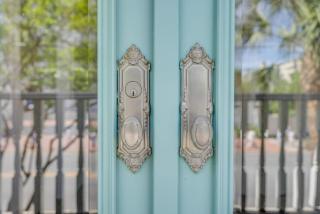 Mirabelle 4 - Top Floor Suite with Cathedral Views - Savannah - 1