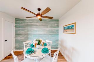 Pacific Street Hideaway Unit 2: Sound view condo w/modern interior, balcony, & W/D access - 3